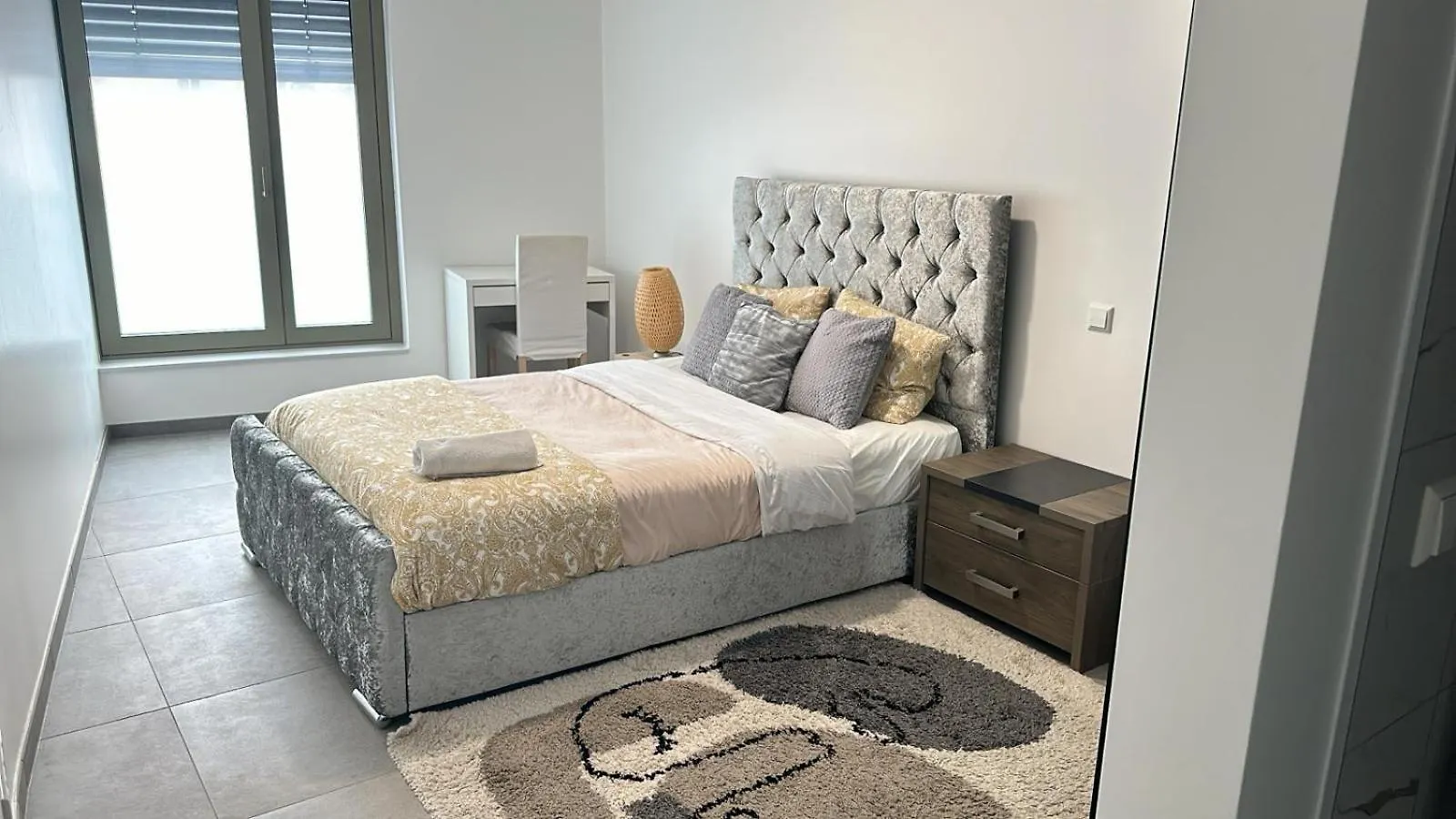 Nike Pallas 2 Beds Luxembourg Apartment